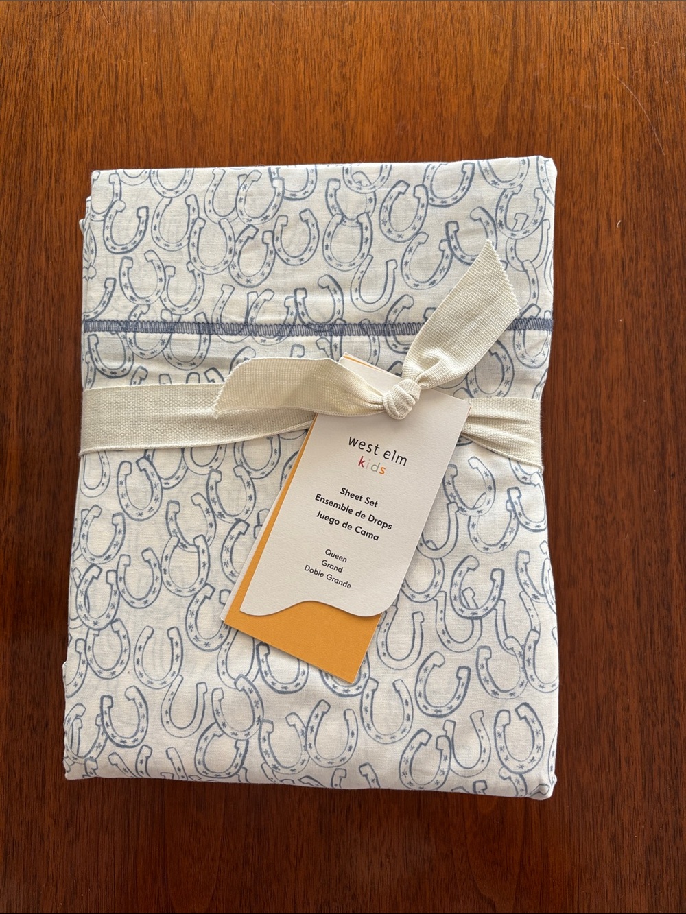 West Elm Kids Blue Horseshoe Queen Sheets - Cream